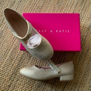 KELLY & KATIE Silvia Mary Jane size 12